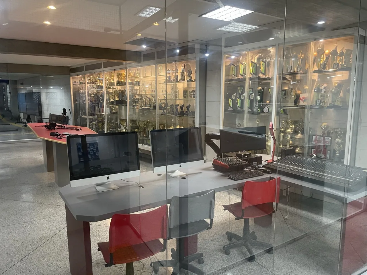 Espaços de tecnologia e inovação do Colégio Campos Salles